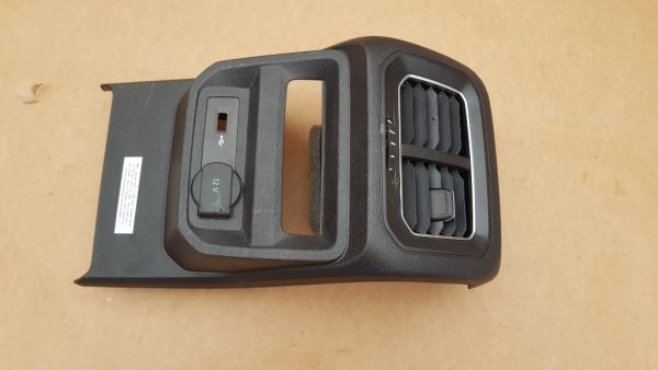 Capac cotiera VW Tiguan 2017 5NA864298C 5NA 864 298 C 5NA819203 5NA 819 203 - Dezmembrari Auto