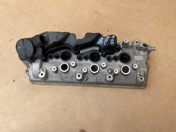 Capac culbutori VW Touareg CR 3.0 tdi 059103566D 059 103 566 D 059103470CF 059 103 470 CF - Dezmembrari Auto