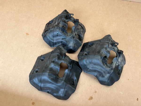 Capac galerie admisie VW Touareg CR 3.0 tdi 4M0103926C 4M0 103 926 C - Dezmembrari Auto