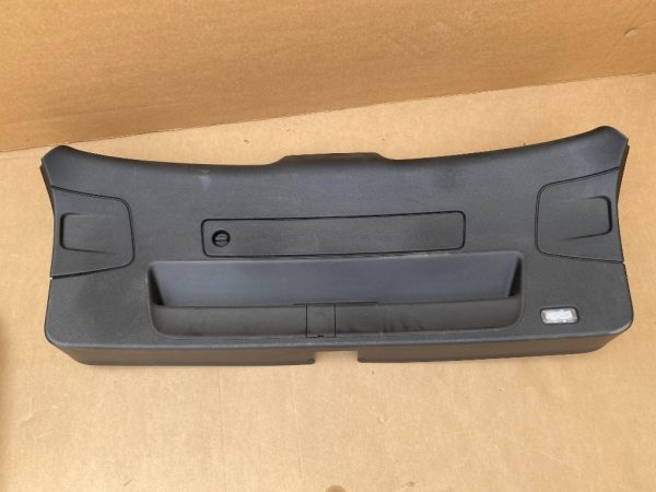 Capac haion Audi A4 B8 combi 8K9867979 8K9 867 979 - Dezmembrari Auto