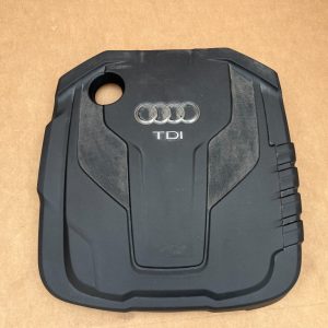 Capac motor 04L103925AL 04L 103 925 AL Audi A6 C7 facelift la aproape 0 km - Dezmembrari Auto