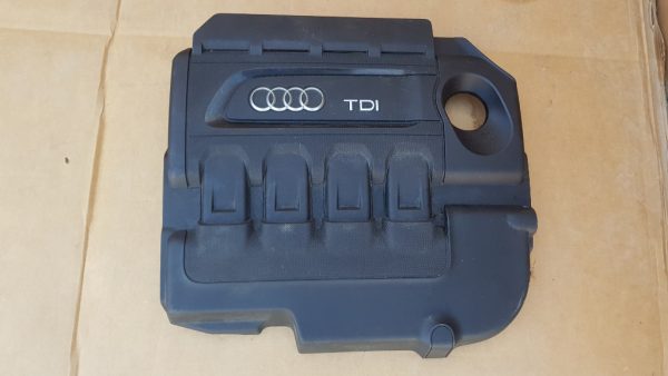 Capac motor audi A3 8V 2.0 tdi 04L103954 04L 103 954 - Dezmembrari Auto