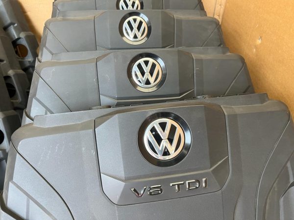 Capac motor carcasa filtru aer VW Touareg CR 3.0 tdi DENA DEN 4M0133837F 4M0 133 837 F - Dezmembrari Auto - imagine 2
