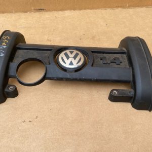 Capac motor VW Golf 5 plus 1.4i 036103925CC 036 103 925 CC 036103925CE 036 103 925 CE - Dezmembrari Auto