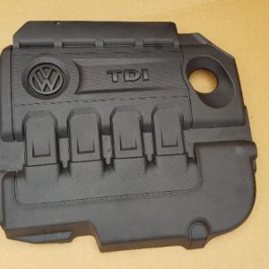 Capac motor VW Golf 7 2.0 tdi 04L103954F 04L 103 954 F - Dezmembrari Auto