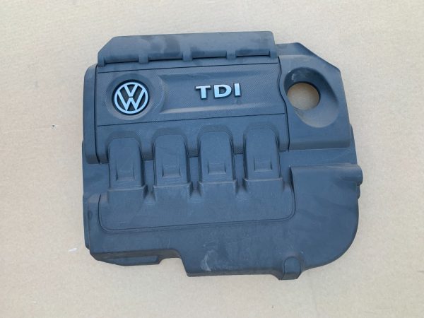 Capac motor VW Golf 7 diesel 04L103954T 04L 103 954 T la 0 km - Dezmembrari Auto