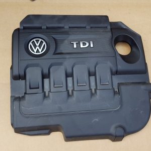 Capac motor VW Jetta 2016 2.0 tdi 04L103954T 04L 103 954 T - Dezmembrari Auto