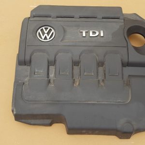 Capac motor VW Jetta 2017 2.0 tdi 04L103925Q 04L 103 925 Q - Dezmembrari Auto