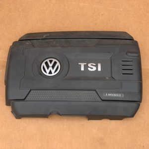 Capac motor VW Passat B8 1.8 tsi 06K103025T 06K 103 025 T - Dezmembrari Auto