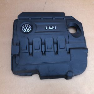 Capac motor VW Passat B8 2.0 tdi 04L103954T 04L 103 954 T - Dezmembrari Auto