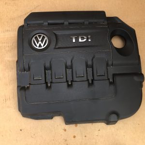 Capac motor VW Touran 2017 2.0 tdi 04L103954T 04L 103 954 T - Dezmembrari Auto