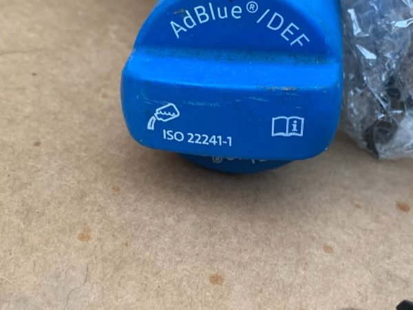 Buson rezervor Adblue VW Golf 7 2019 - Dezmembrari Auto