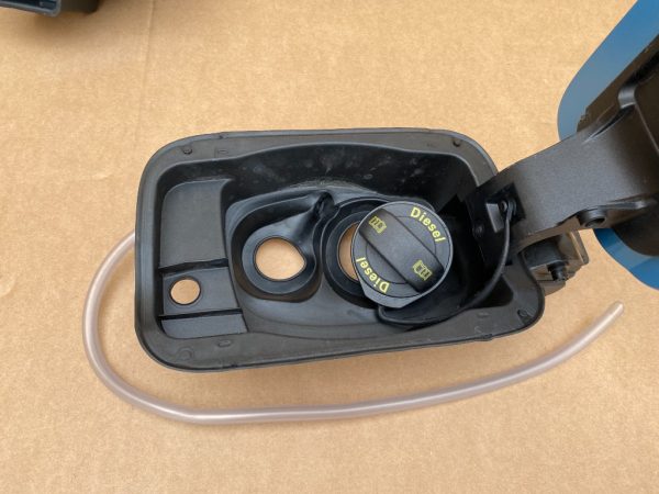 Capac rezervor VW Caddy Ford Tourneo Connect 2023 04L010012E 04L 010 012 E la 0 km - Dezmembrari Auto - imagine 3