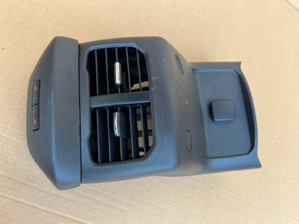 Capac spate cotiera cu grile aerisire si butoane incalzire bancheta Ford Mondeo 5 MK5 2018 - Dezmembrari Auto - imagine 5