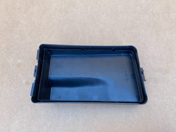 Capac tablu sigurante VW ID3 ID.3 5WA937132A 5WA 937 132 A - Dezmembrari Auto