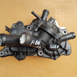 Capac termostat fara pompa apa VW Passat B8 1.4 tsi 04E121600AH 04E 121 600 AH - Dezmembrari Auto