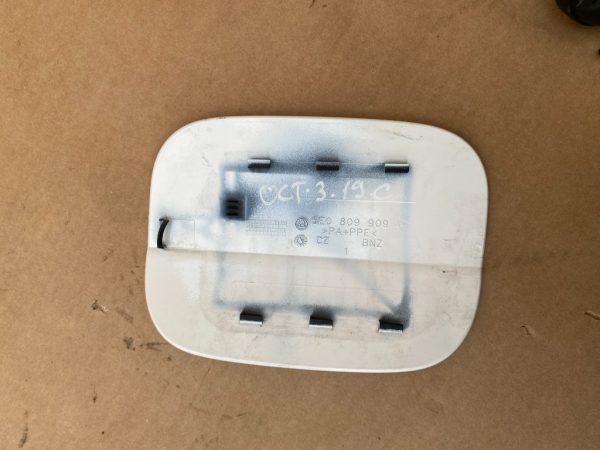 Capac usita rezervor Skoda Octavia 3 variant 5E0809909A 5E0 809 909 A - Dezmembrari Auto - imagine 2