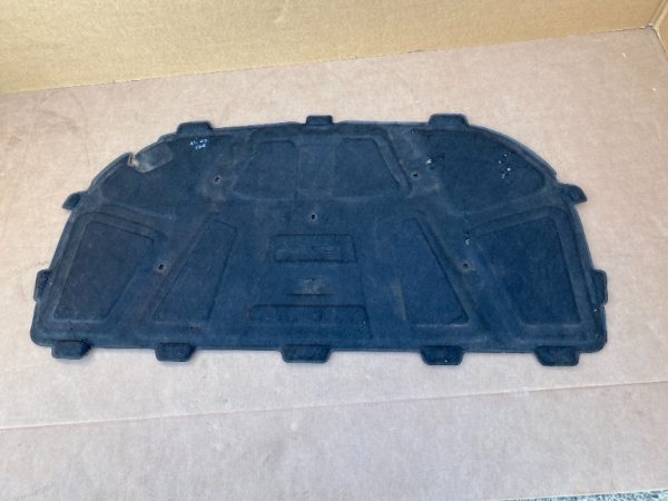 Capitonaj pasla capota Audi A4 B8 2009 - Dezmembrari Auto