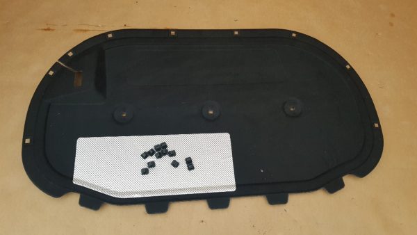 Capitonaj pasla capota fata VW Passat B8 - Dezmembrari Auto