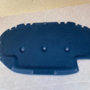 Capitonaj pasla capota VW Golf 7 2016 - Dezmembrari Auto