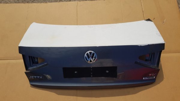 Capota spate portbagaj VW Jetta 2016 - Dezmembrari Auto