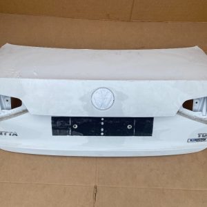 Capota spate portbagaj VW Jetta 2017 alb lc9a 5C6827025E 5C6 827 025 E - Dezmembrari Auto