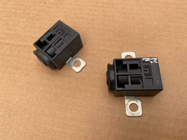 Capsa capse baterie Audi A4 B8 4F0915519 4F0 915 519 - Dezmembrari Auto