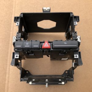 Carcasa 2 din navigatie Audi A3 8P cu buton avarii, suport carti vizita si buton esp - Dezmembrari Auto
