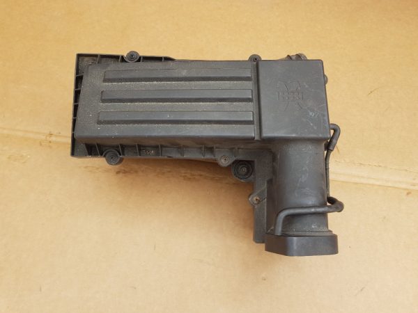 Carcasa filtru aer Audi A3 8P 3C0129607BD 3C0129601BS - Dezmembrari Auto