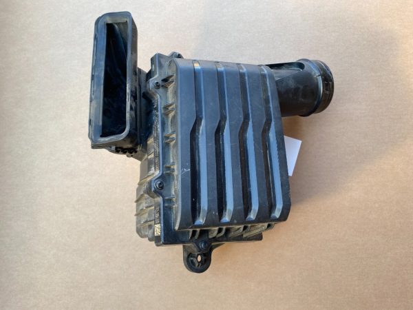 Carcasa filtru aer Audi A3 8Y 1.5 tsi 5Q0129601BB 5Q0 129 601 BB - Dezmembrari Auto
