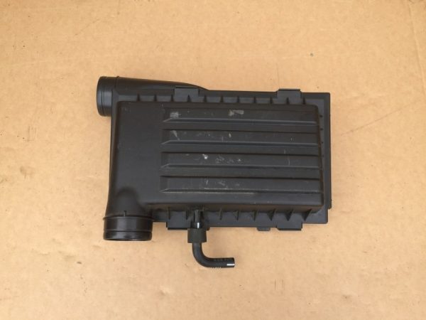04E129611G 04E 129 611 G Carcasa filtru aer VW Golf 7 - Dezmembrari Auto