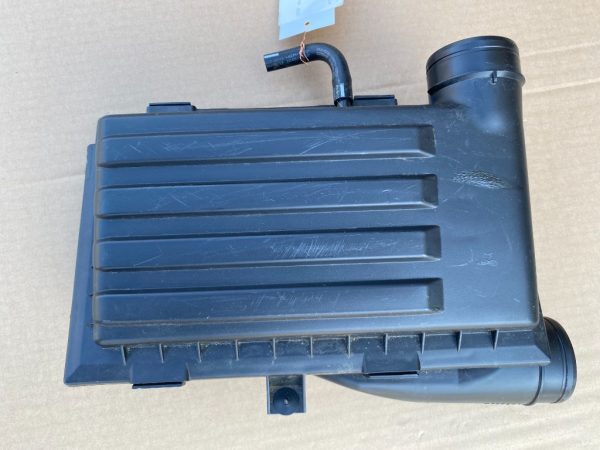 Carcasa filtru aer VW Golf 7 1.4 tsi 04E129611AK 04E 129 611 AK - Dezmembrari Auto