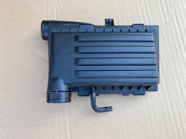 Carcasa filtru aer VW Golf 7 1.4 tsi 04E129611AK 04E 129 611 AK - Dezmembrari Auto