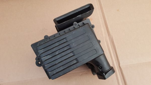 Carcasa filtru aer VW Golf 7 1.6 tdi 5Q0129607S 5Q0 129 607 S - Dezmembrari Auto