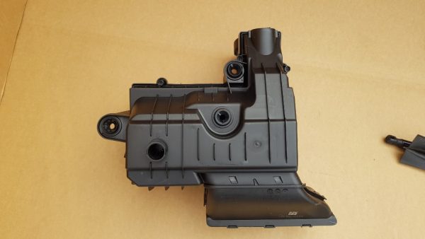 Carcasa filtru aer VW Golf 7 2.0 tdi 5Q0129607AA 5Q0 129 607 AA - Dezmembrari Auto - imagine 2