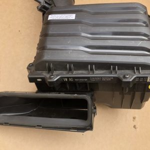 Carcasa filtru aer VW Golf 7 2018 1.5 DAC 5Q0 129 601 BA 5Q0129601BA - Dezmembrari Auto
