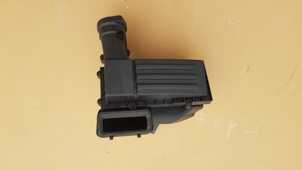 Carcasa filtru aer VW Jetta 2017 1K0129601CN 1K0129607BB - Dezmembrari Auto