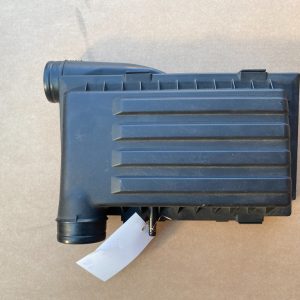 Carcasa filtru aer VW Passat B8 1.4 tsi 04E129611G 04E 129 611 G - Dezmembrari Auto