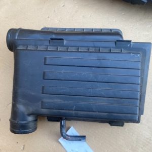 Carcasa filtru aer VW Jetta 04E129611H 04E 129 611 H - Dezmembrari Auto