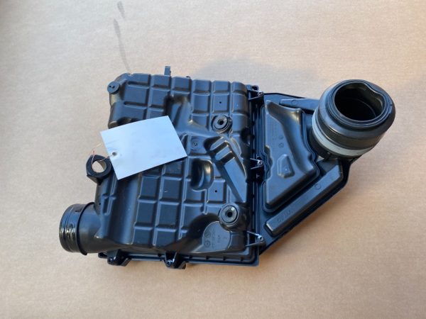 Carcasa filtru aer VW T-Cross 1.0 04C129601M 04C 129 601 M - Dezmembrari Auto - imagine 2