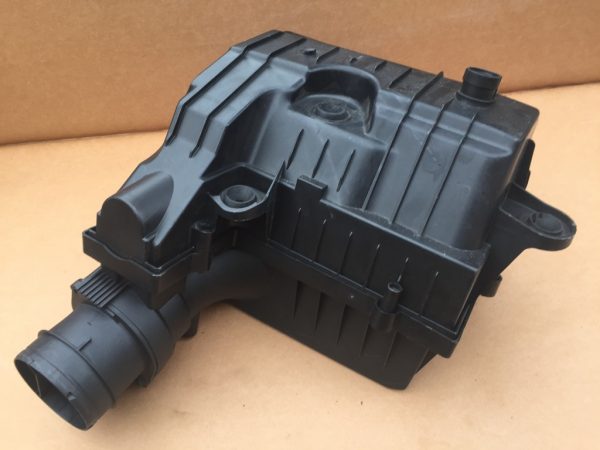 Carcasa filtru aer VW Tiguan 2.0 TDI 5Q0129601AH 5Q0 129 601 AH - Dezmembrari Auto