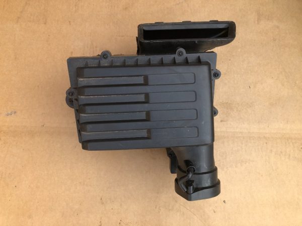 Carcasa filtru aer VW Touran 2.0 tdi 5Q0129607AA 5Q0 129 607 AA - Dezmembrari Auto