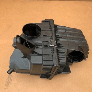 Carcasa filtru aer VW Transporter T6 2021 7E0129601AA 7E0 129 601 AA 7E0129620 7E0 129 620 - Dezmembrari Auto