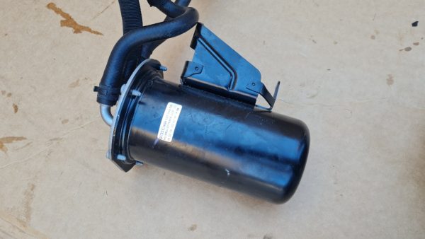Carcasa filtru motorina VW Passat B8 2.0 tdi 5Q0127399CD 5Q0 127 399 CD - Dezmembrari Auto