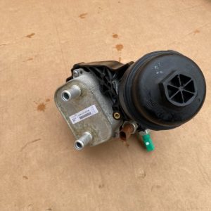 Carcasa filtru ulei cu termoflot Audi A6 C7 2016 03N117021B 03N 117 021 B 03N115389J 03N 115 389 J la 0 km - Dezmembrari Auto