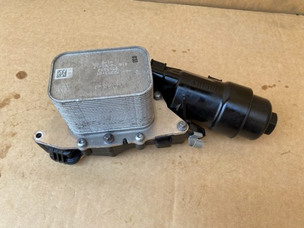 Carcasa filtru ulei cu termoflot BMW X1 F48 2017 8585237 11428585237 la 0 km - Dezmembrari Auto