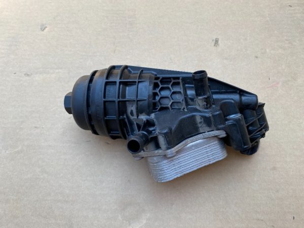 Carcasa filtru ulei cu termoflot Mercedes B-Class W246 A2701800810 la 0 km - Dezmembrari Auto