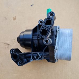 Carcasa filtru ulei cu termoflot VW Jetta 2017 2.0 tdi 03N117021 03N115389B la 0 km - Dezmembrari Auto