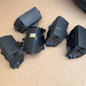 Carcasa suport panou tablou sigurante VW Passat B8 5Q0907361A 5Q0 907 361 A 5Q0937132D 5Q0 937 132 D - Dezmembrari Auto