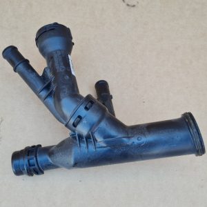 Carcasa termostat VW Passat B8 2.0 tdi 04L121026Q 04L 121 026 Q - Dezmembrari Auto